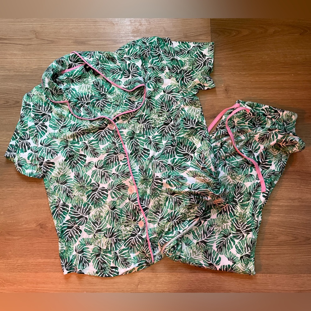 🔊 Room Service | Button Up Top and Capri Pant Pjs